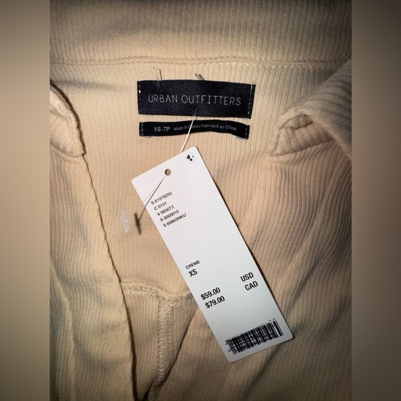 Urban Outfitters Beige Ribbed Collared Short Sleeve Romper – Size XS. NWT - Picture 9 of 13